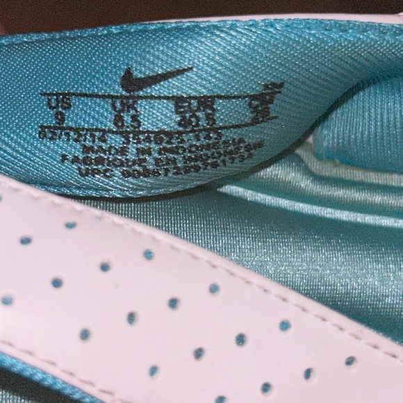 Women’s Nike Comfort Bed Flip Flops - Size 9 - Picture 4 of 4